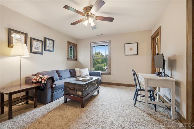 627 Ritter Drive, Batavia, IL 60510