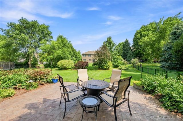 627 Ritter Drive, Batavia, IL 60510