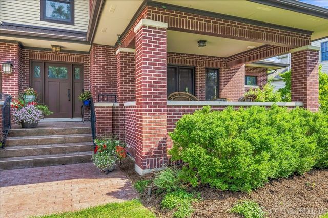 627 Ritter Drive, Batavia, IL 60510