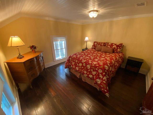 4600 Forsyth St, Bagdad, FL 32583