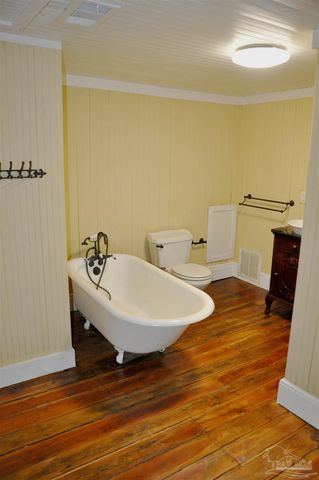 4600 Forsyth St, Bagdad, FL 32583