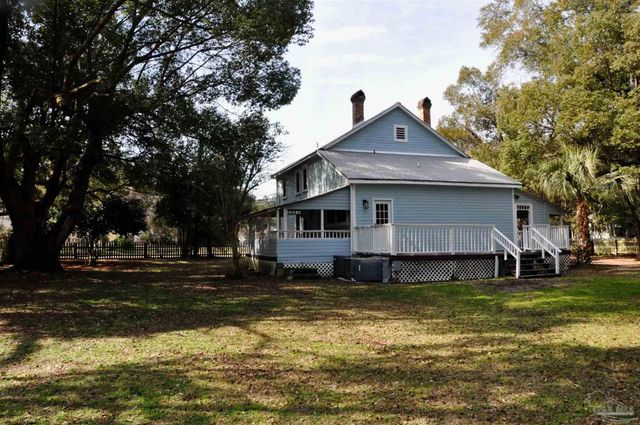 4600 Forsyth St, Bagdad, FL 32583