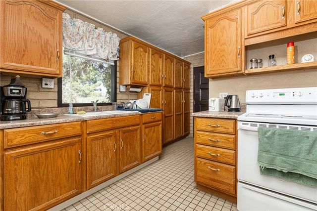 15283 Apple Valley, Apple Valley, CA 92307