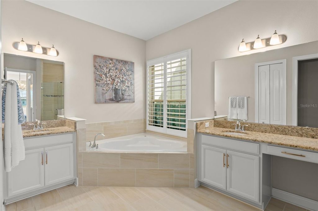 Image 12 of property listing at 13195 WOODFORD STREET, Orlando, FL 32832