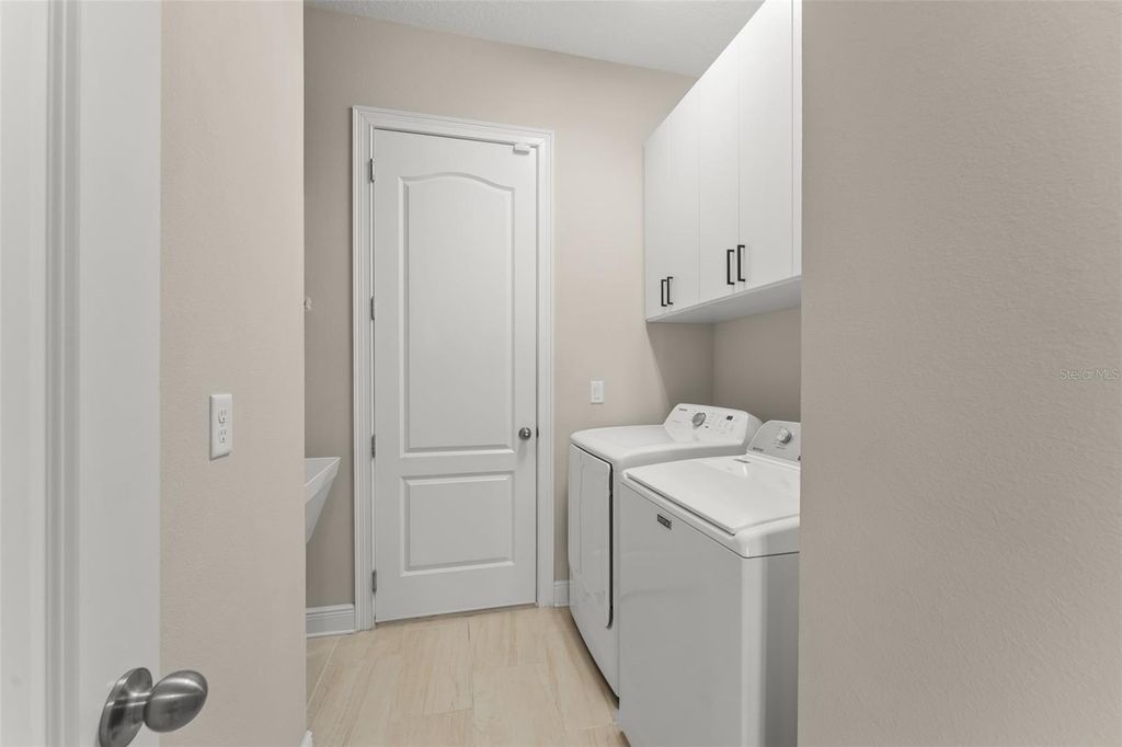 Image 24 of property listing at 13195 WOODFORD STREET, Orlando, FL 32832