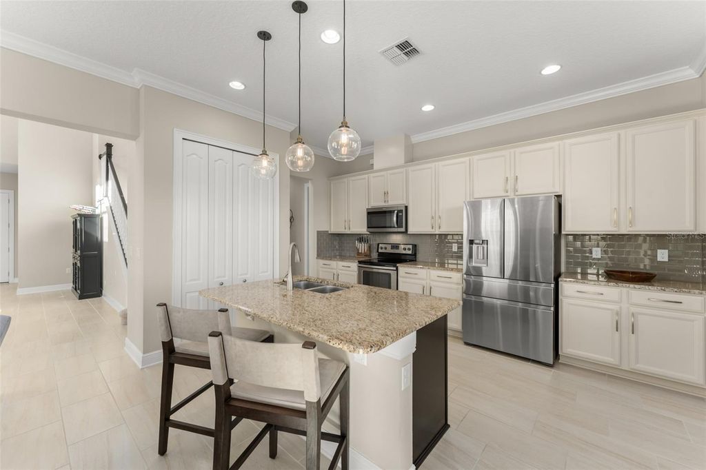 Image 6 of property listing at 13195 WOODFORD STREET, Orlando, FL 32832