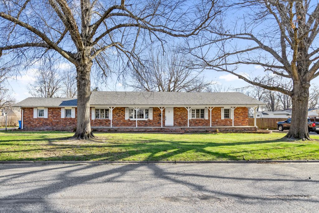 1916 S Grant Parkway, Miami, OK 74354