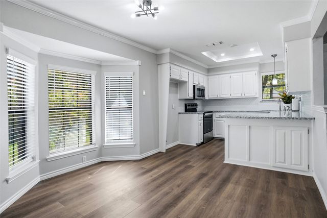 8624 Crestview, North Richland Hills, TX 76182
