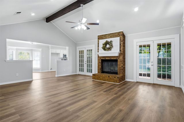 8624 Crestview, North Richland Hills, TX 76182