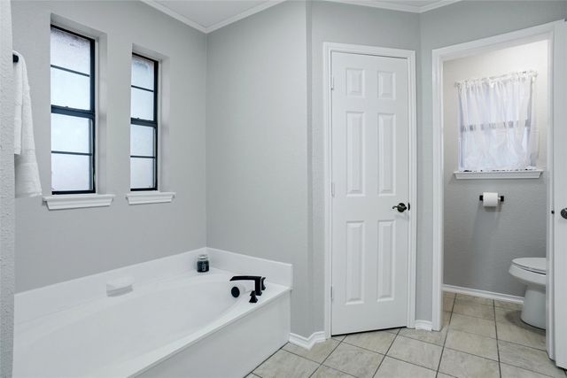 8624 Crestview, North Richland Hills, TX 76182