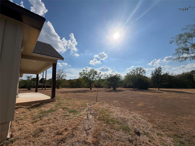 219 Lakeshore Drive, Runaway Bay, TX 76426