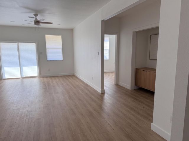 219 Lakeshore Drive, Runaway Bay, TX 76426