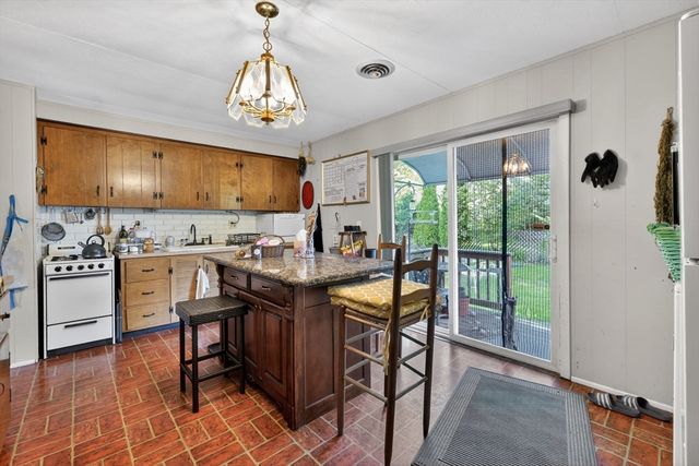 13 Drewsen Dr, Northampton, MA 01062