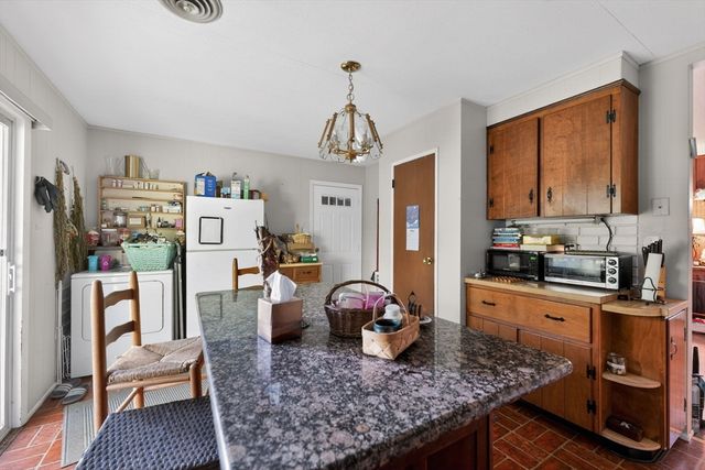 13 Drewsen Dr, Northampton, MA 01062