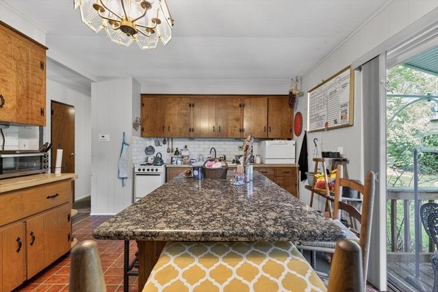 13 Drewsen Dr, Northampton, MA 01062