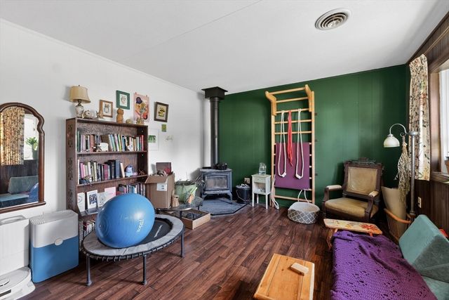 13 Drewsen Dr, Northampton, MA 01062