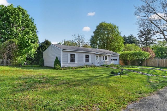 13 Drewsen Dr, Northampton, MA 01062