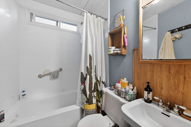 13 Drewsen Dr, Northampton, MA 01062