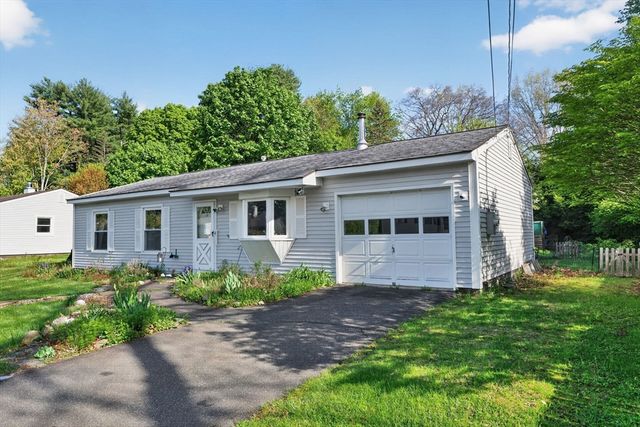 13 Drewsen Dr, Northampton, MA 01062
