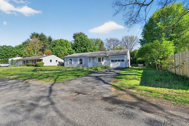 13 Drewsen Dr, Northampton, MA 01062