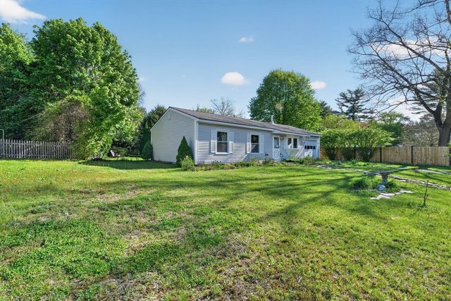 13 Drewsen Dr, Northampton, MA 01062