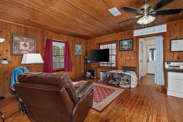 140 County Rd 4034, Carthage, TX 75633