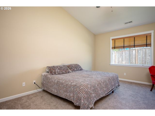 467 E JOHNSON St, Carlton, OR 97111
