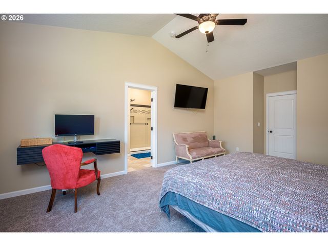 467 E JOHNSON St, Carlton, OR 97111