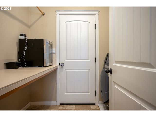 467 E JOHNSON St, Carlton, OR 97111
