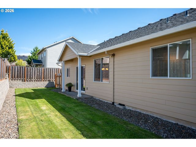 467 E JOHNSON St, Carlton, OR 97111