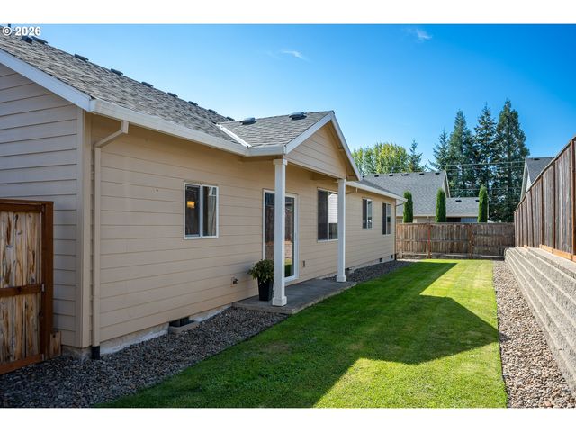 467 E JOHNSON St, Carlton, OR 97111