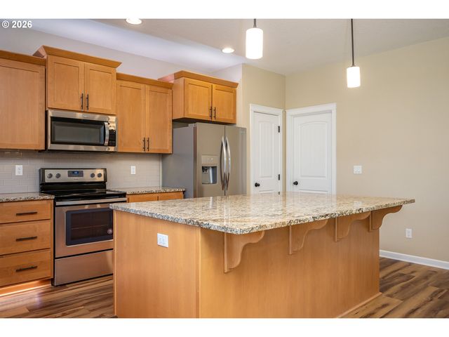 467 E JOHNSON St, Carlton, OR 97111