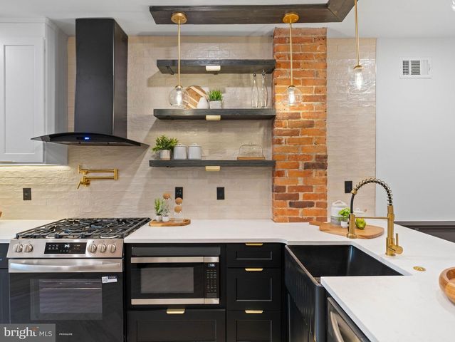 2339 S BUCKNELL ST, Philadelphia, PA 19145
