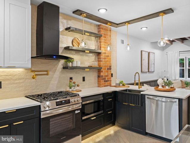 2339 S BUCKNELL ST, Philadelphia, PA 19145