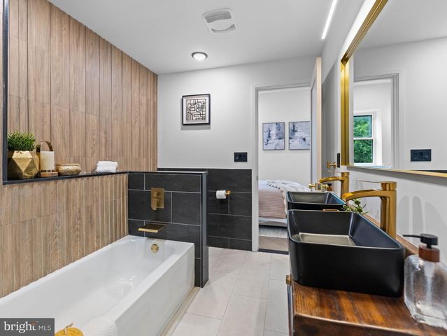 2339 S BUCKNELL ST, Philadelphia, PA 19145