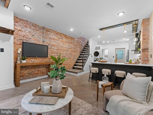 2339 S BUCKNELL ST, Philadelphia, PA 19145