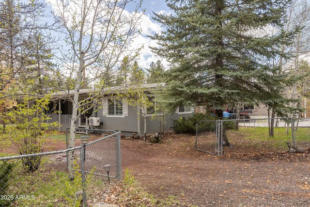 535 E OAK Drive, Munds Park, AZ 86017