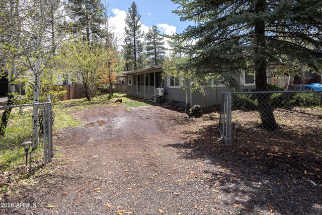 535 E OAK Drive, Munds Park, AZ 86017