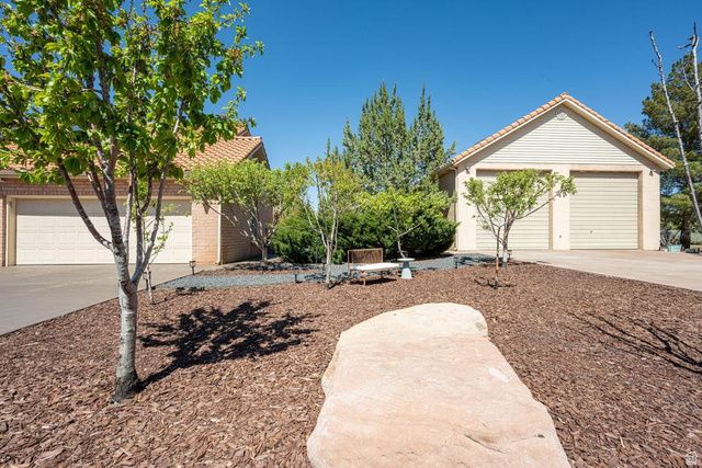 1262 W MEADOW LARK CIR, Dammeron Valley, UT 84783