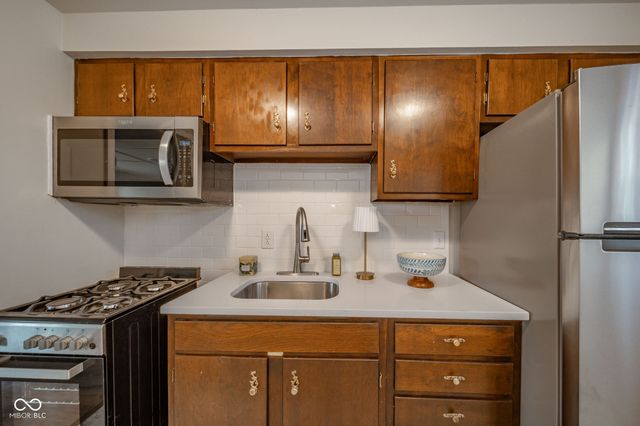 807 Bittersweet Lane, Anderson, IN 46011