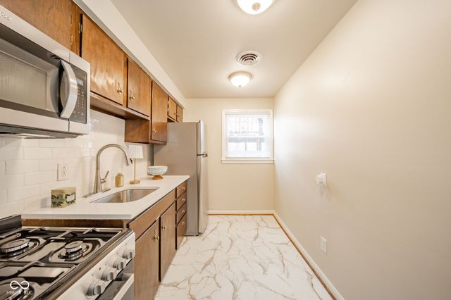 807 Bittersweet Lane, Anderson, IN 46011