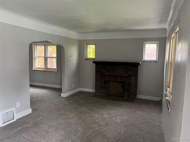 11851 College Street, Detroit, MI 48205