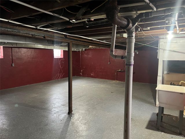 11851 College Street, Detroit, MI 48205