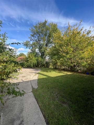 11851 College Street, Detroit, MI 48205