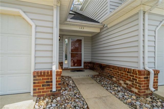 123 Songbird TRL, Yorktown, VA 23692