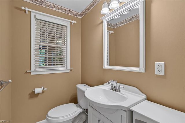 3301 Brookside LN, Portsmouth, VA 23703