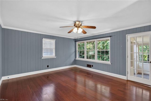 3301 Brookside LN, Portsmouth, VA 23703