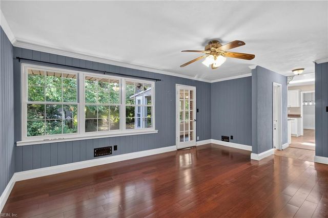 3301 Brookside LN, Portsmouth, VA 23703