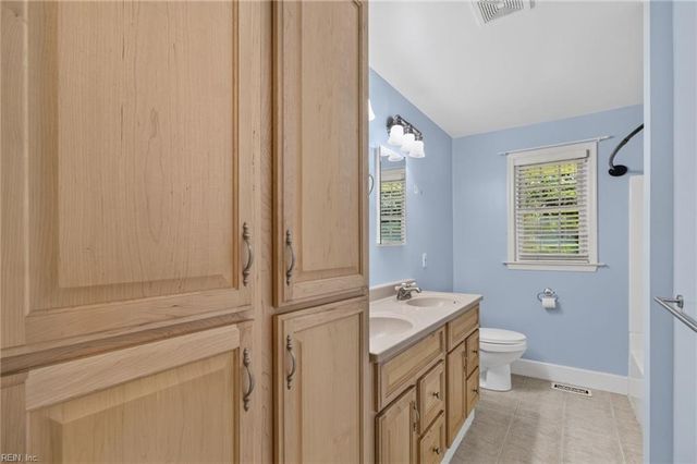 3301 Brookside LN, Portsmouth, VA 23703