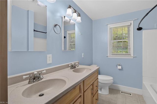 3301 Brookside LN, Portsmouth, VA 23703